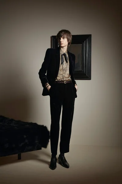 Look 60
